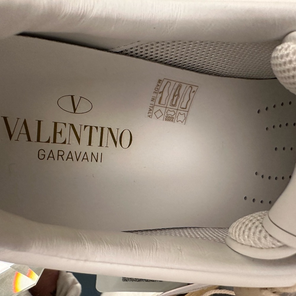 VALENTINO GARAVANI
Backnet leather trainers
36.5 EU. Worn once - Picture 3 of 16